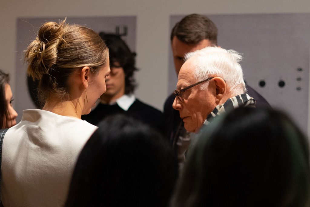 Dieter Rams in dialogue with students from the HfG Offenbach, TU Delft and the Politecnico Milano   Photo: Cassandra Peters © rams foundation
