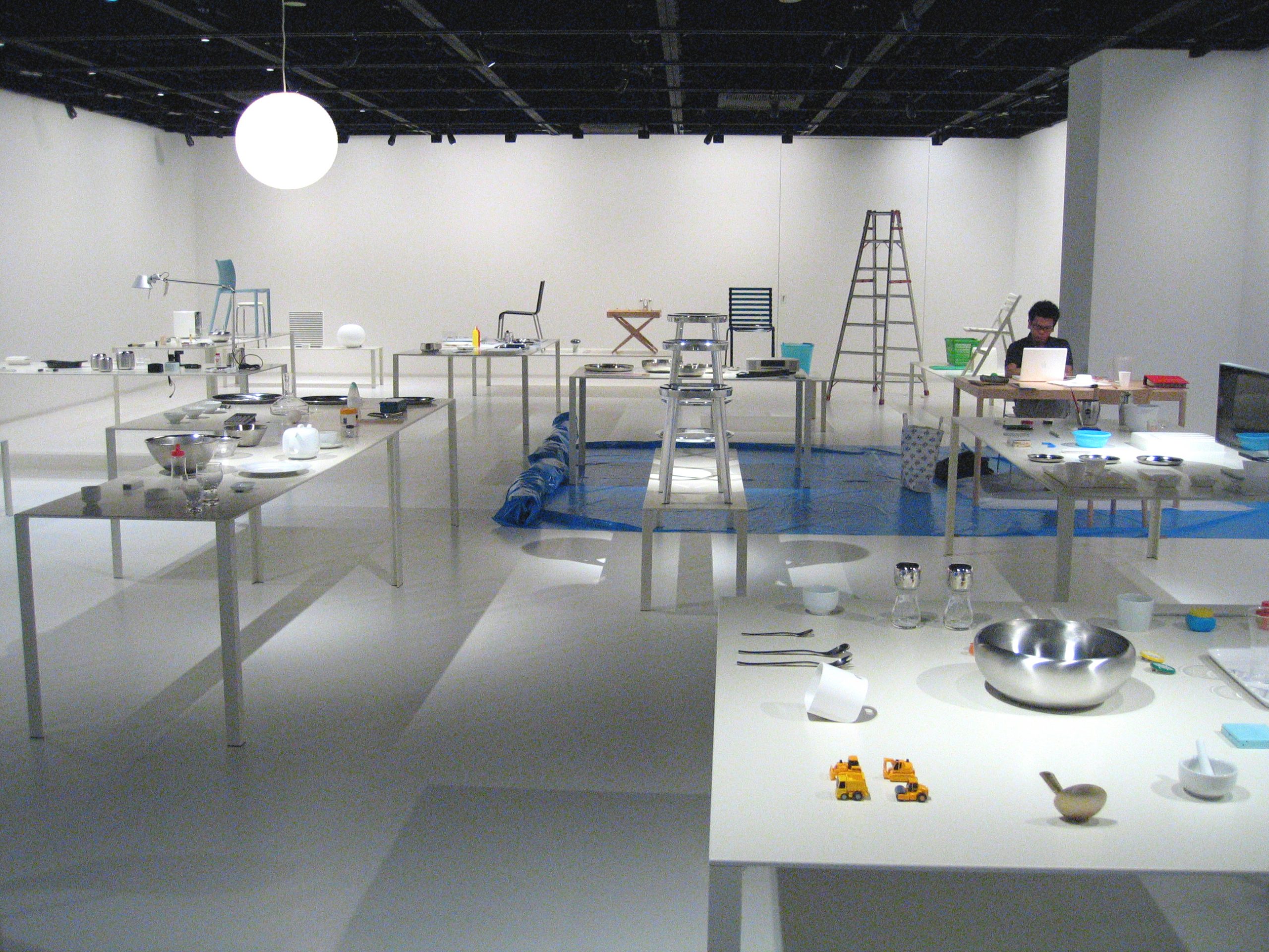 Ausstellungsraum der "Super Normal" Ausstellung in der Axis Galerie in Tokio, 2006