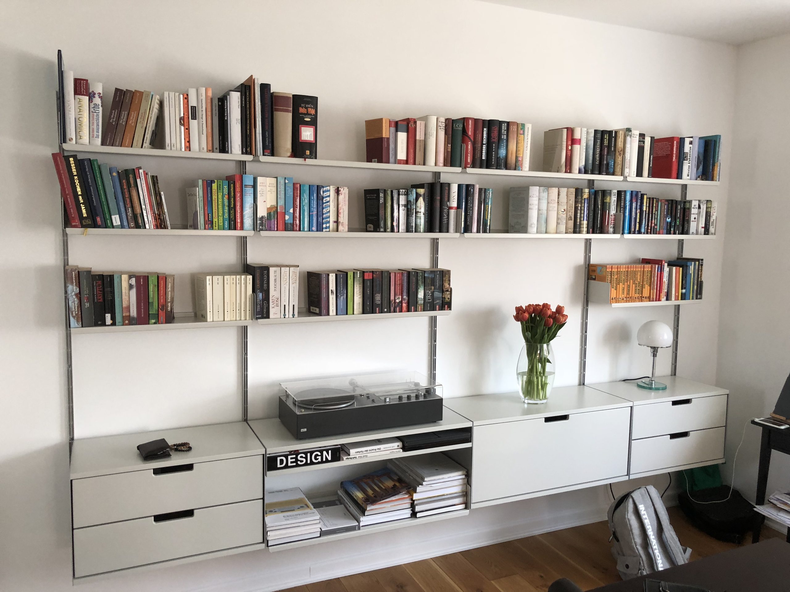 Vitsoe Shelving System 606