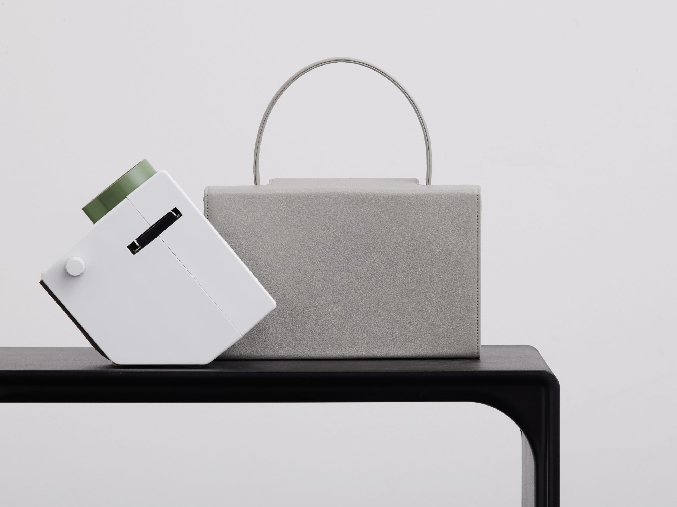 The 931 bag was originally a private design by Dieter Rams