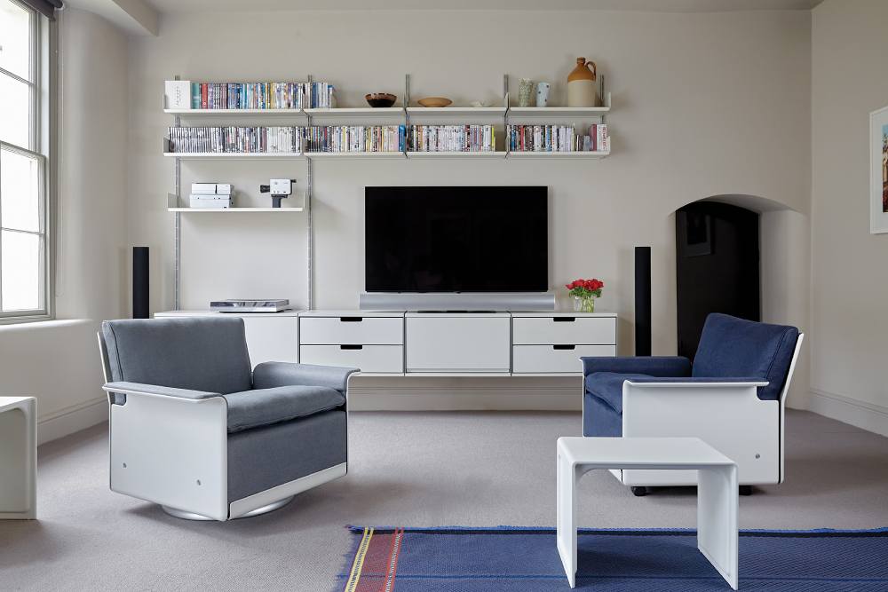 The 606 Universal Shelving System, the 620 Chair Programme and the 621 Table.