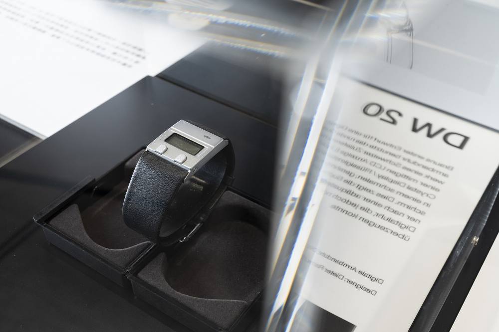 Braun DW 30 quartz wristwatch