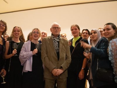 Gruppenfoto mit Dieter Rams und Studenten